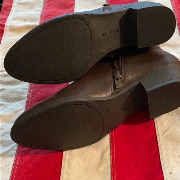 Indigo rd. Brown booties 8 1/2 M - Picture 4 of 6